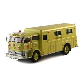 1960 Mack C Fire Engine Rescue Box Yellow 1/50 by Signature Models 
