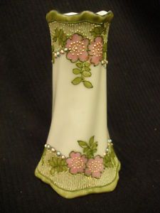 Vintage Hand Painted Nippon Porcelain Art Bud Vase Coralene Moriage Flower Japan