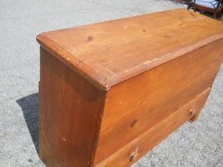 Antique American 18th Century Pine Blanket Chest with A Drawer Virginia