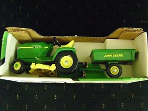 John Deere Lawn and Garden Tractor with Dump Cart An Ertl 1 16 Scale Model