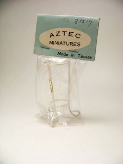 Aztec Miniature White Wire Plant Stand
