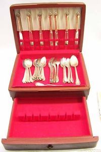International Silver 1847 Rogers Bros Silver Plate Remembrance Pattern Flatware