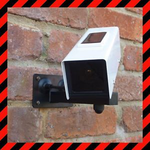 Dummy Solar Powered Flashing LED Light Security Deterrent CCTV Fake Camera