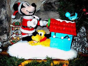 Disney Animated Christmas Mickey Mouse Decorating Pluto Dog House