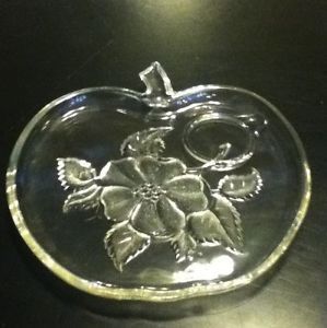 Apple Shaped Engraved Flower Clear Glass Tray C1SBA0