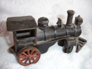 Antique Vintage Cast Iron Steam Locomotive Train Engine Pull Toy