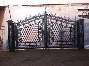 Hand Made Antique Style Cast Iron Driveway Gates GATE14