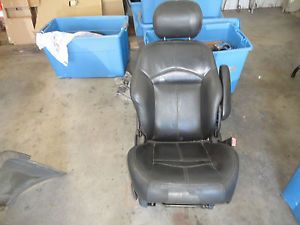 Passenger Front Leather Seat with Female Seat Belt 04 Chrysler PT Cruiser GT