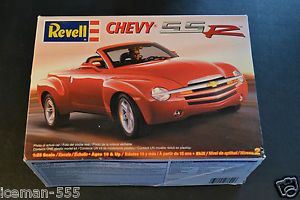 Revell Chevy SSR Model Car Kit