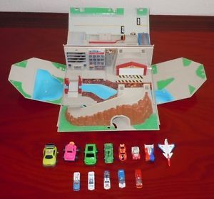 1988 Lewis Galoob Toys Micro Machines Playset Original Scale Miniature Vehicle