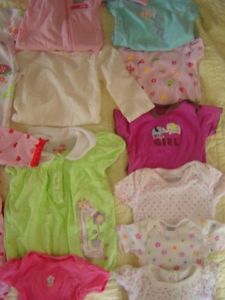 Huge Lot Girl Baby Clothes Newborn 3 Months Carters Gerber Old Navy 17 Pieces