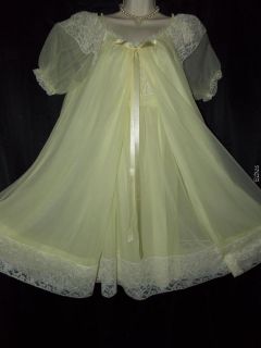 Vtg 60s Med Baby Doll Bombshell Triple Chiffon Lace Nightgown Peignoir Robe Set