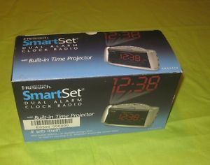 ★ New Emerson CKS3516 Smart Set Dual Alarm Clock Radio Time Projection System