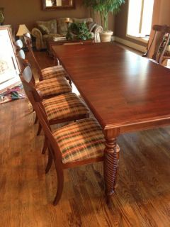 Ethan Allen Dining Table w Chairs