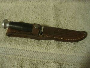 Case XX Fixed Blade Hunting Knife with Leather Sheath