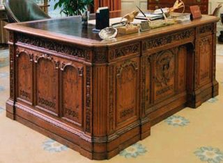 Solid Mahogany Walnut Finish Presidential Oval Office Resolute Desk D500