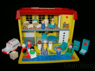 Vintage Fisher Price Play Family Little People Hospital 931