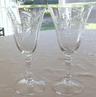 Vintage Optic Glass 7 1 2 inch Etched 8 Ounce Footed Wine Glasses Set of Six