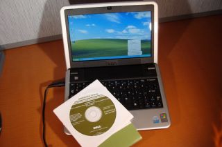 Dell Inspiron Mini 910 Laptop Netbook Alpine White w Case Windows XP Home