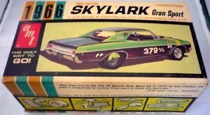 AMT 1966 Buick Skylark Gran Sport HT 1 25 Scale Plastic Model Car Kit 6566 150
