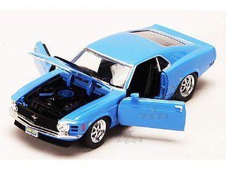 Showcasts   Ford Mustang Boss 429 Hard Top (1970, 124, Blue) Toys & Games